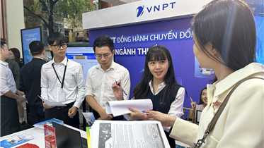  "60 NGÀY CAO ĐIỂM", CHUYỂN ĐỔI MÔ HÌNH TỪ THUẾ KHOÁN SANG KÊ KHAI ĐỐI VỚI HỘ KINH DOANH. NGÀNH THUẾ VÀ VNPT ĐỒNG HÀNH CÙNG HỘ KINH DOANH